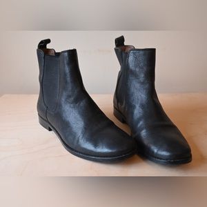 Frye Chelsea Boots EUC